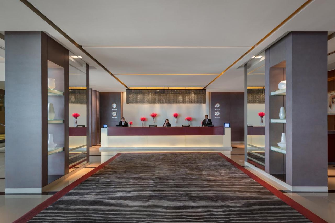 Hotel Park Rotana Abu Dhabi Esterno foto The lobby of the hotel