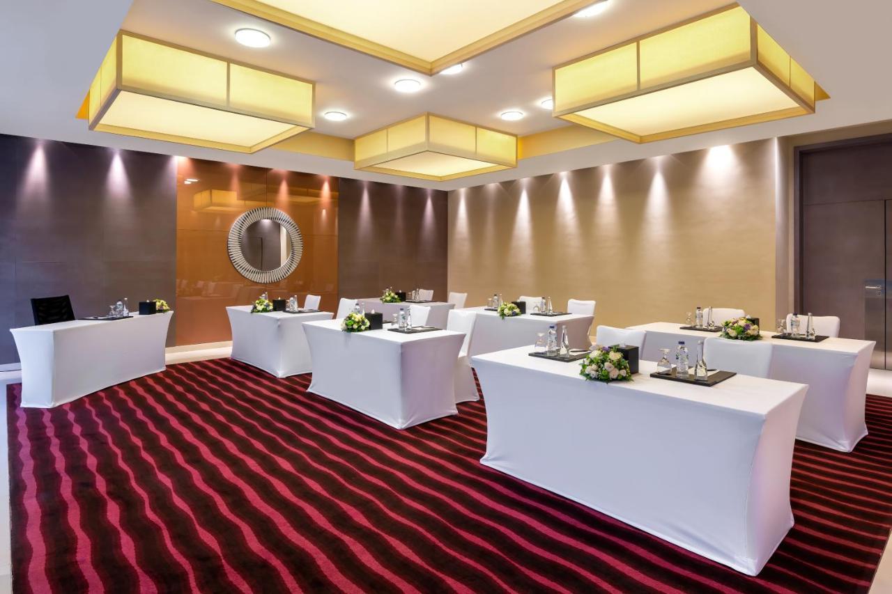 Hotel Park Rotana Abu Dhabi Esterno foto Meeting room