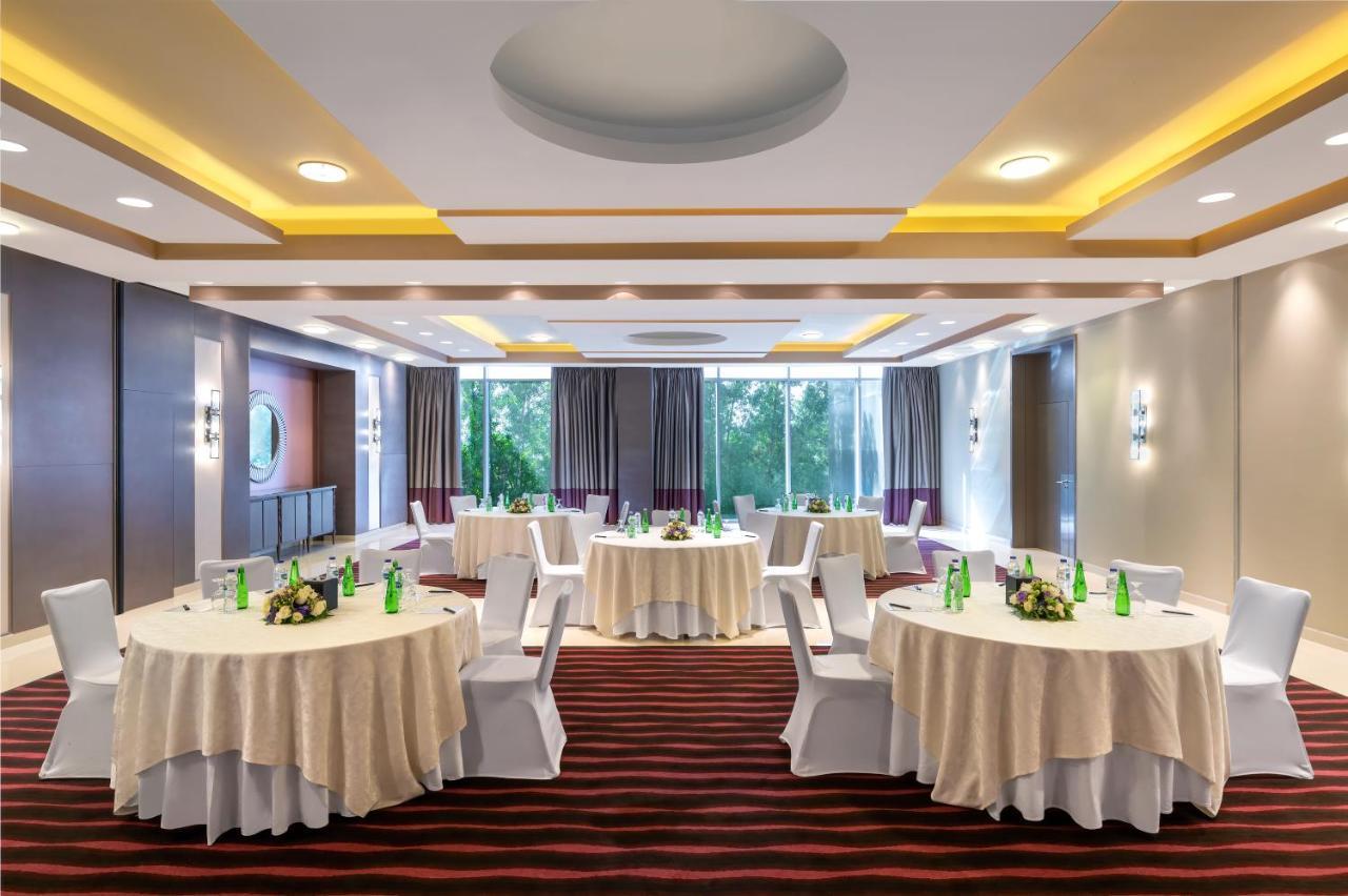 Hotel Park Rotana Abu Dhabi Esterno foto Meeting room